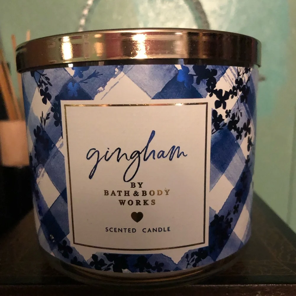 NWT Bath & Body Works Gingham Candle - Picture 1 of 3